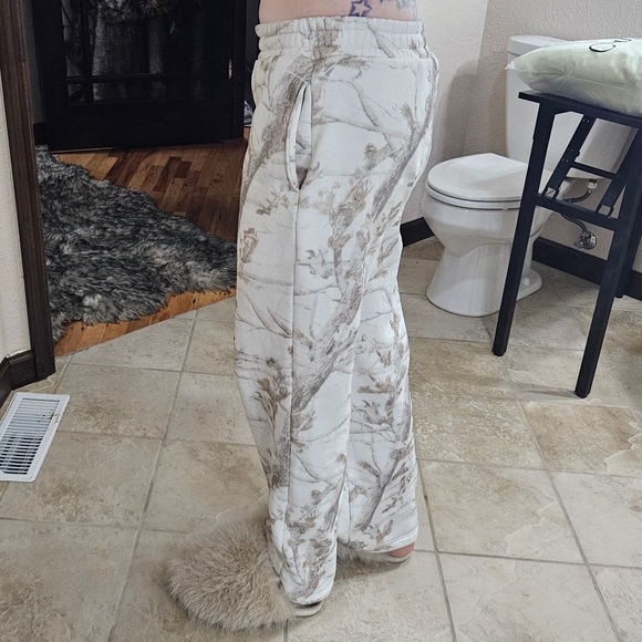 Canary Yellow Pastel Jogger Set— Comfort Collection Medium/small - Picture 6 of 11